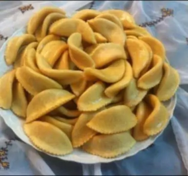 Kaab el ghzal, i dolci marocchini alle mandorle preparati per la festa dell'Eid